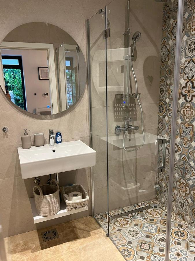 Rose Downtown Apartment Подгорица Екстериор снимка