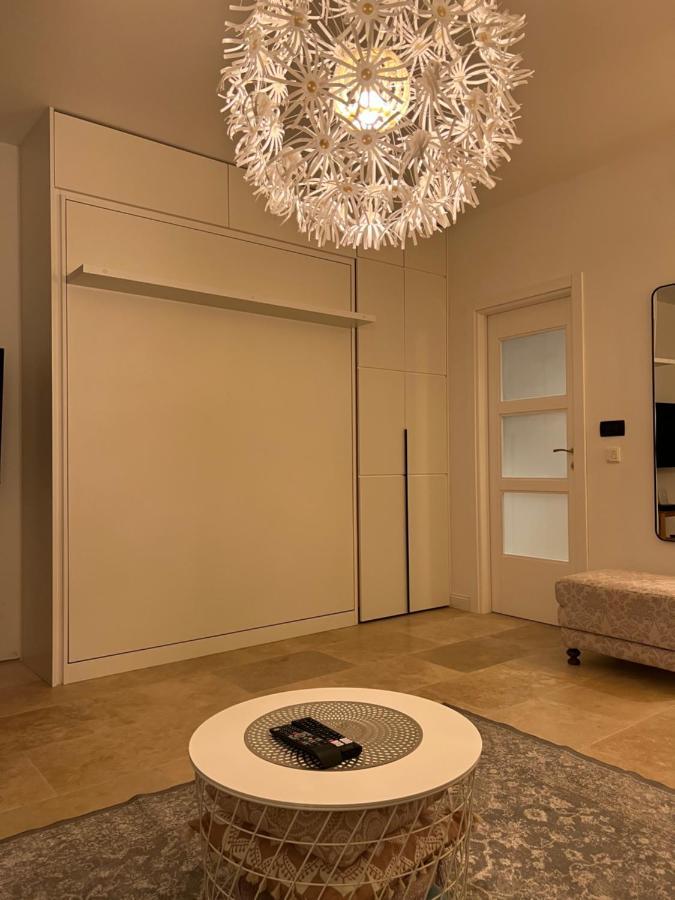 Rose Downtown Apartment Подгорица Екстериор снимка