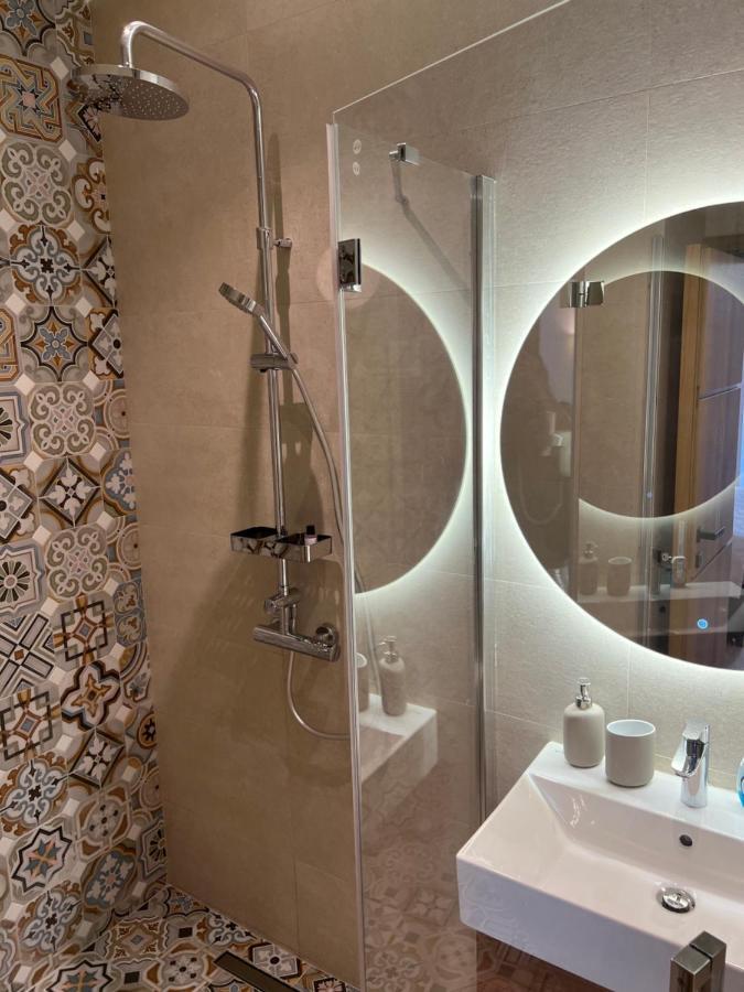 Rose Downtown Apartment Подгорица Екстериор снимка