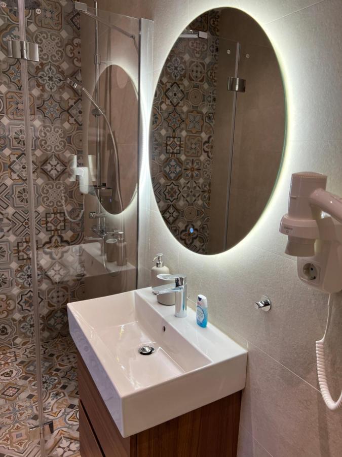 Rose Downtown Apartment Подгорица Екстериор снимка
