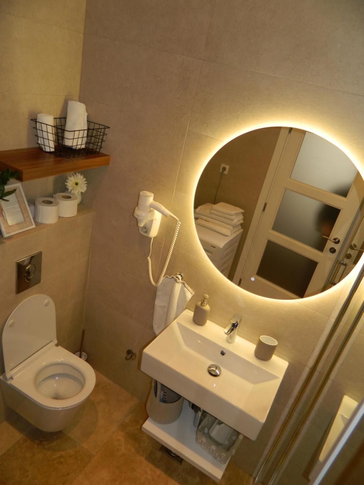Rose Downtown Apartment Подгорица Екстериор снимка