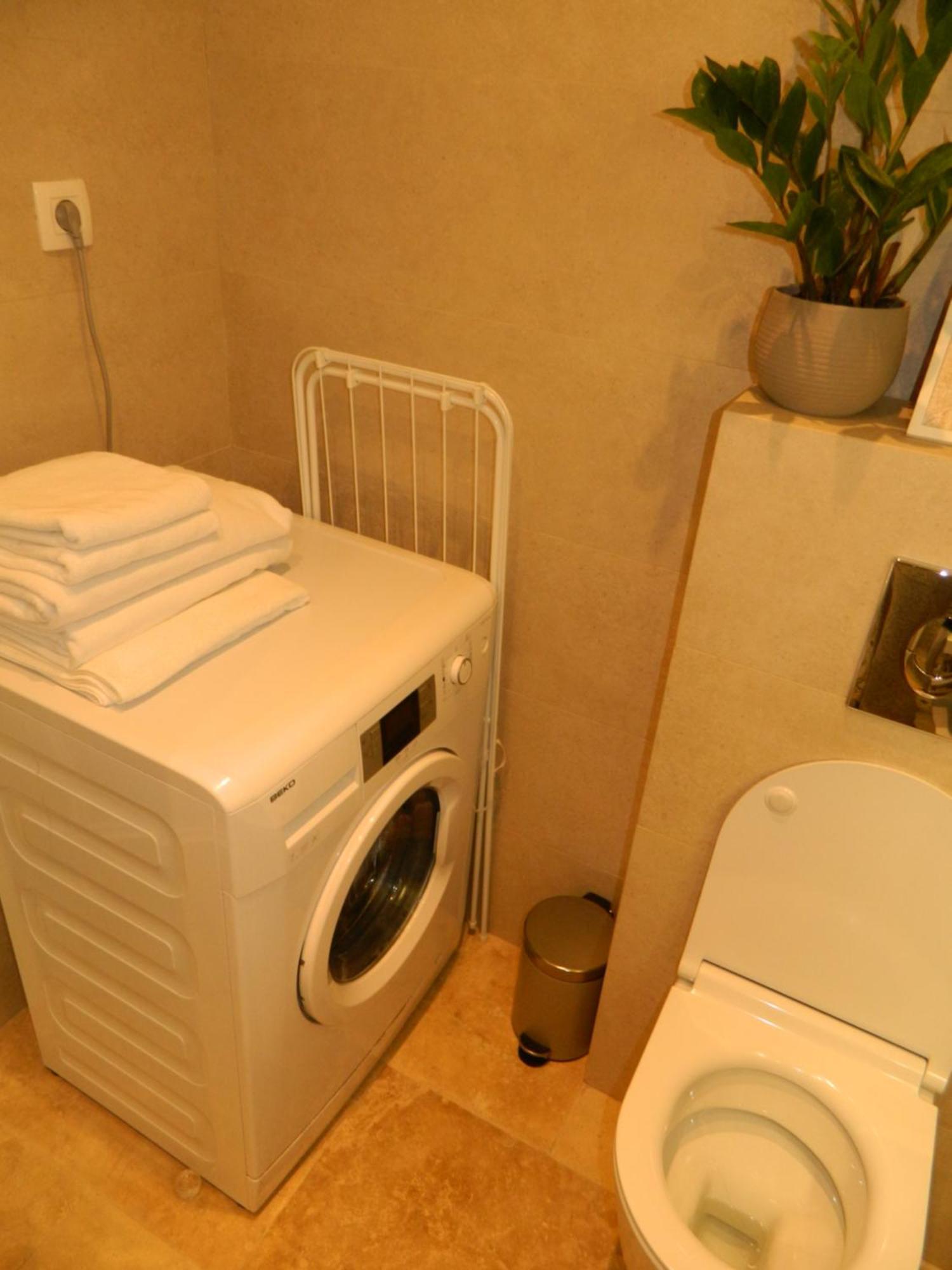 Rose Downtown Apartment Подгорица Екстериор снимка