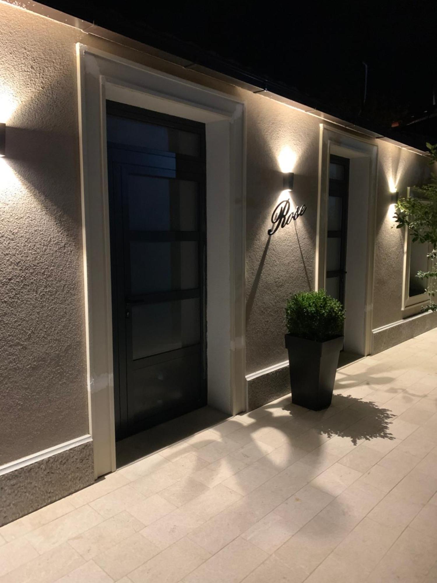 Rose Downtown Apartment Подгорица Екстериор снимка