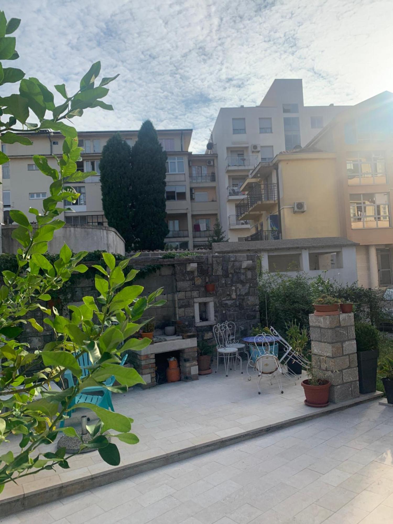 Rose Downtown Apartment Подгорица Екстериор снимка