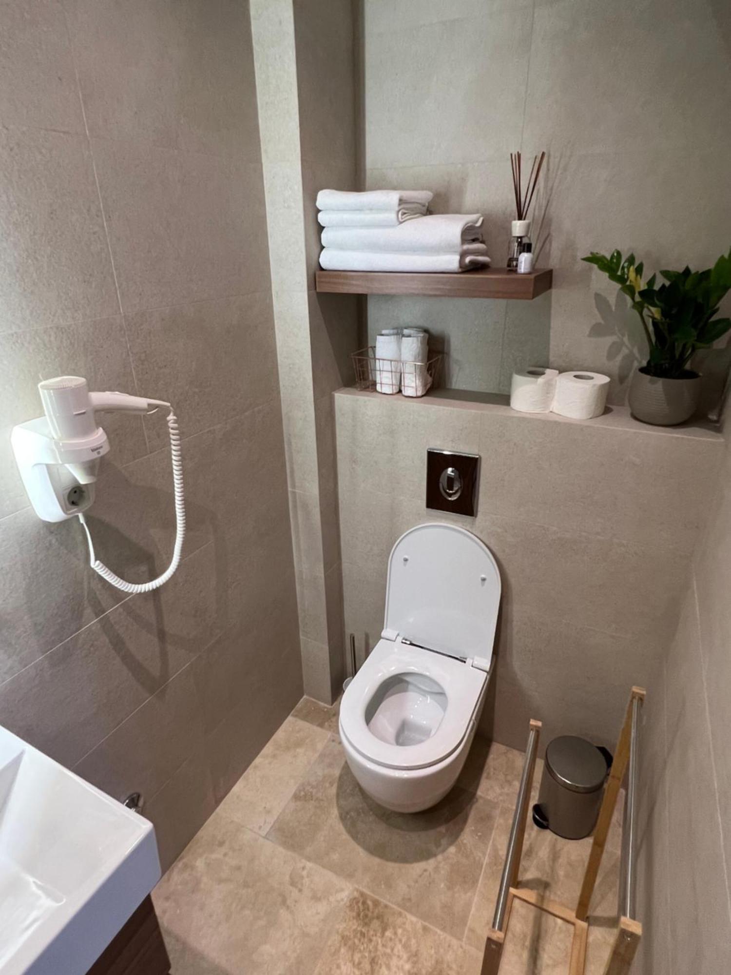 Rose Downtown Apartment Подгорица Екстериор снимка