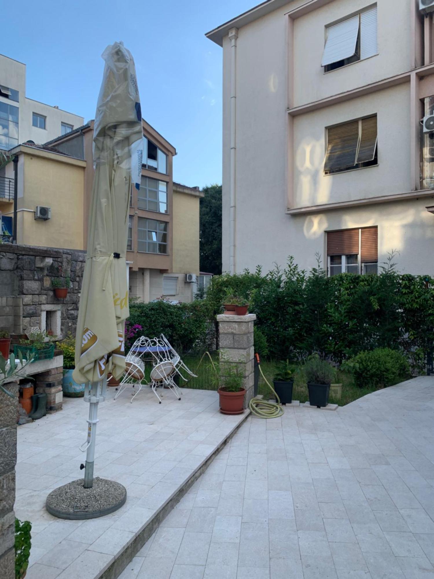 Rose Downtown Apartment Подгорица Екстериор снимка