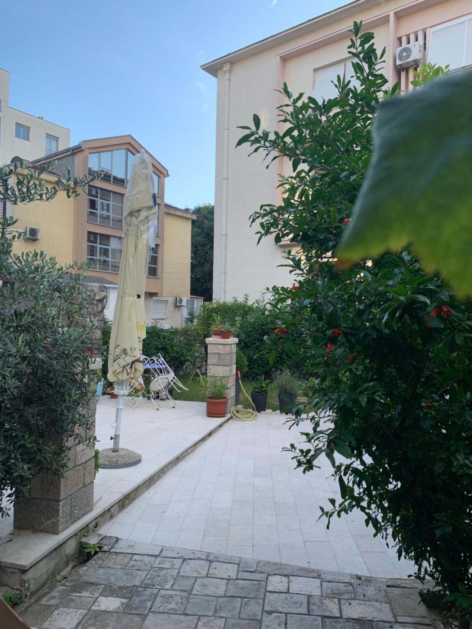 Rose Downtown Apartment Подгорица Екстериор снимка